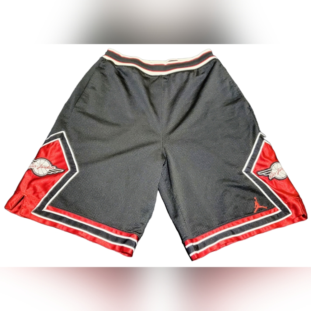 VINTAGE NIKE AIR JORDAN WINGS MESH SHORTS BLACK/RED JUMPMAN SIZE LARGE
